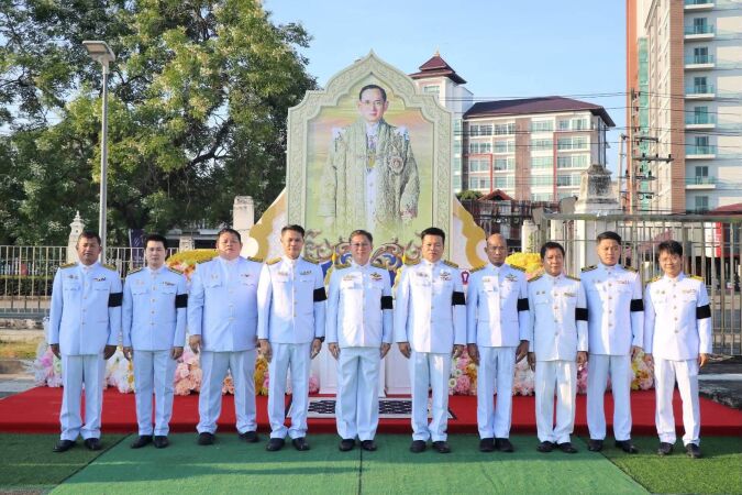 เข้าร่วมร่วมพิธีทำบุญตักบาตรและวางพวงมาลาถวายราชสักการะ เนื่องในวันนวมินทรมหาราช ประจำปี 2569
